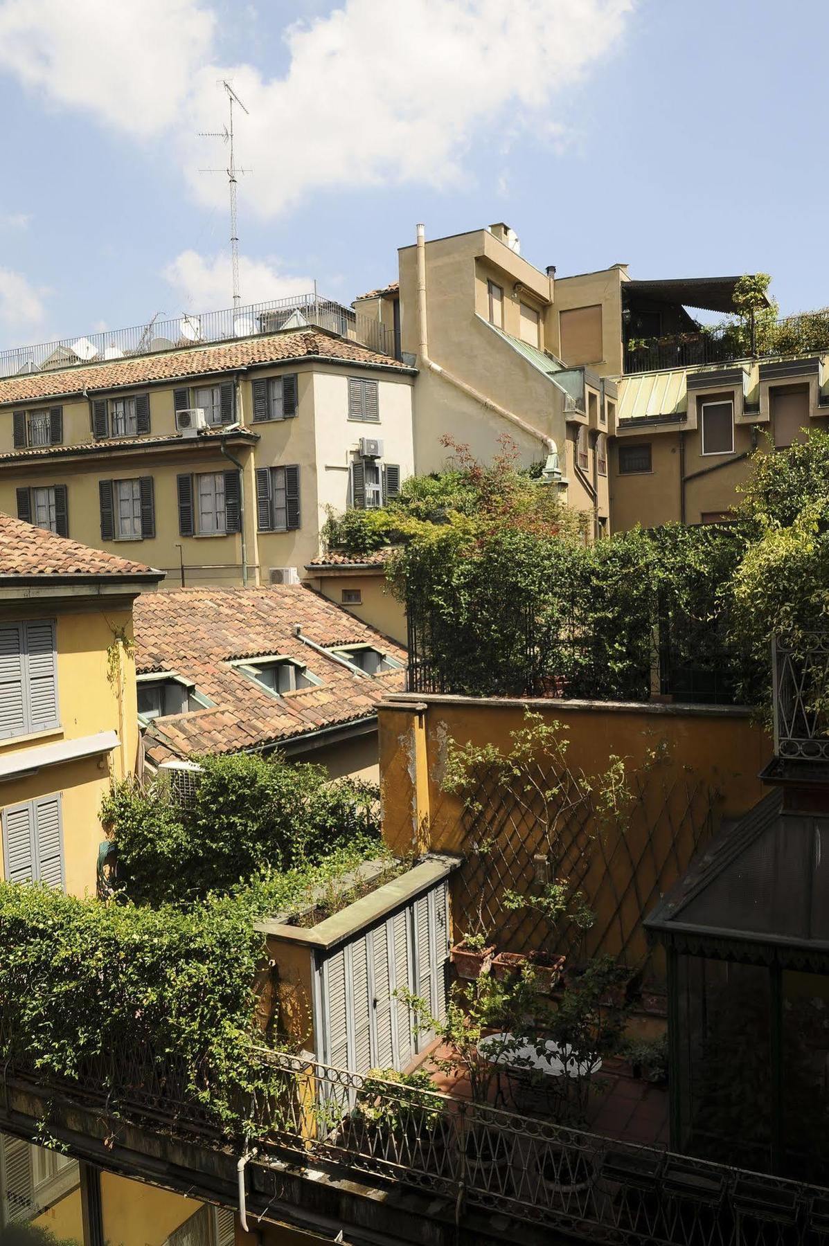 Montenapoleone Rentclass Gloria Apartment Milan Bagian luar foto